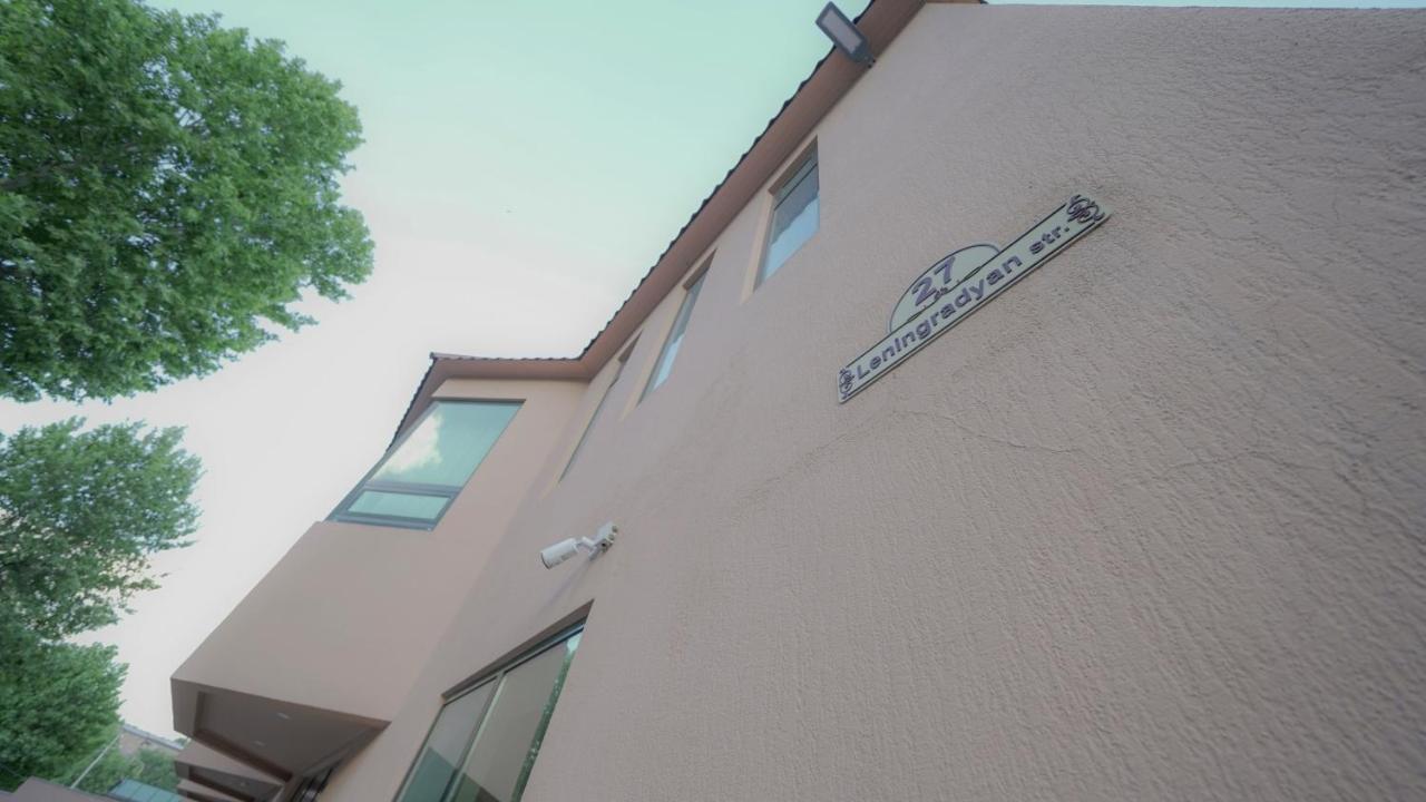 Inga Hotel יירבאן מראה חיצוני תמונה