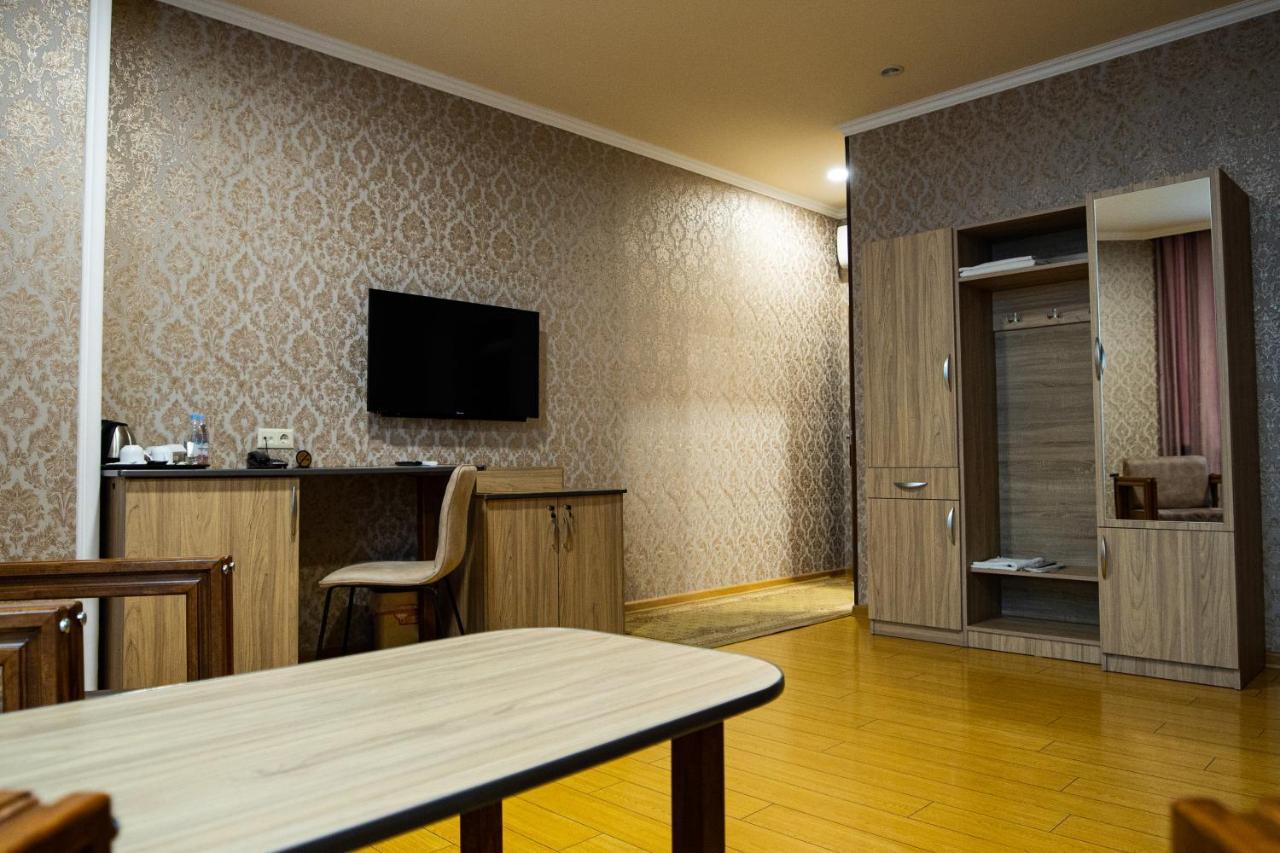 Inga Hotel יירבאן מראה חיצוני תמונה