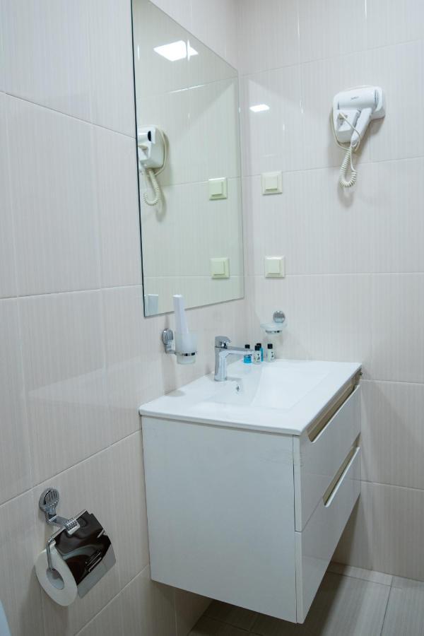Inga Hotel יירבאן מראה חיצוני תמונה