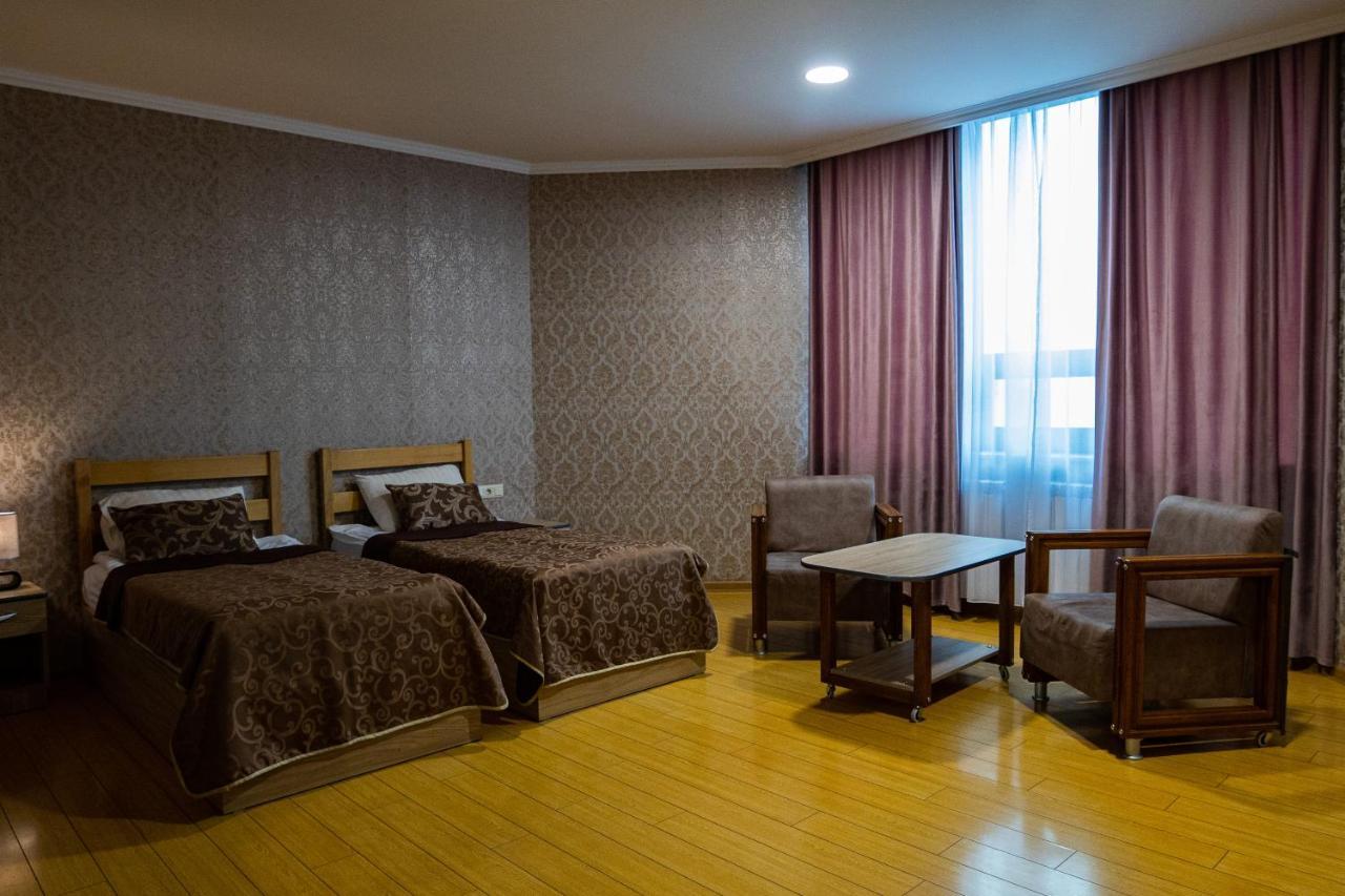 Inga Hotel יירבאן מראה חיצוני תמונה