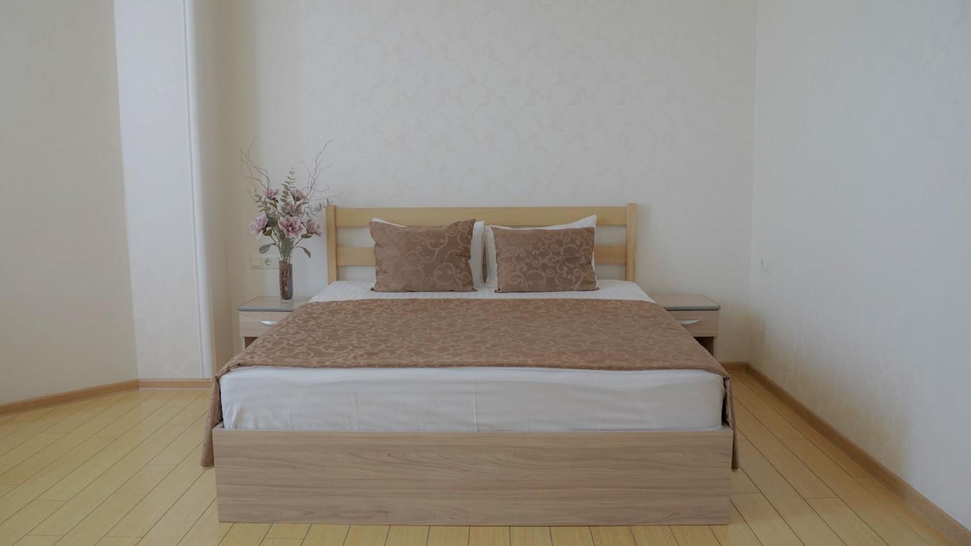 Inga Hotel יירבאן מראה חיצוני תמונה